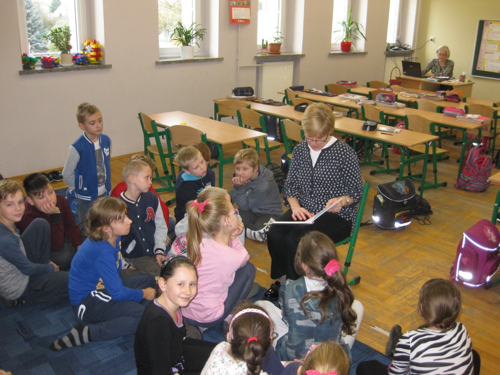 Czytanie na dywanie - klasa 3b