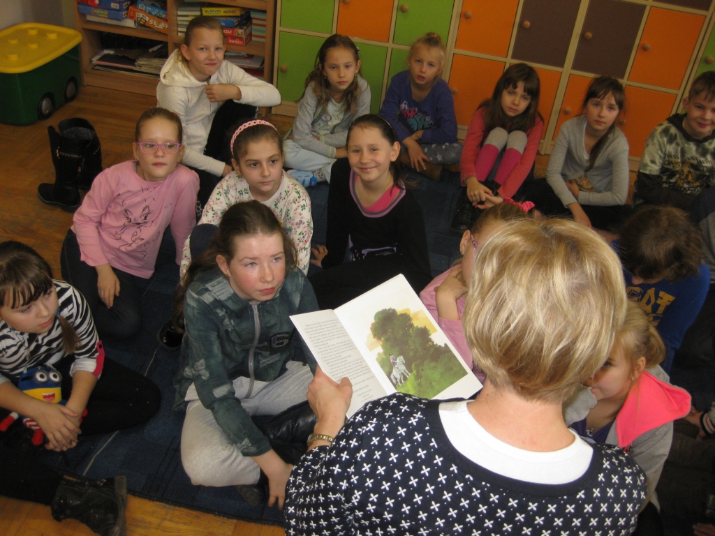 Czytanie na dywanie - klasa 3b