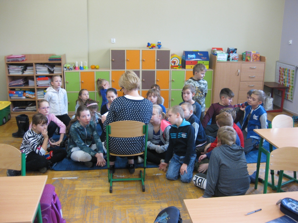 Czytanie na dywanie - klasa 3b