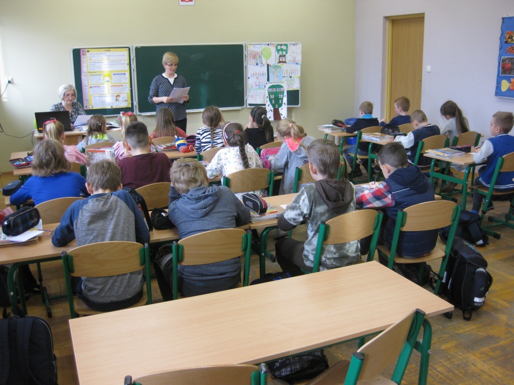 Czytanie na dywanie - klasa 3b