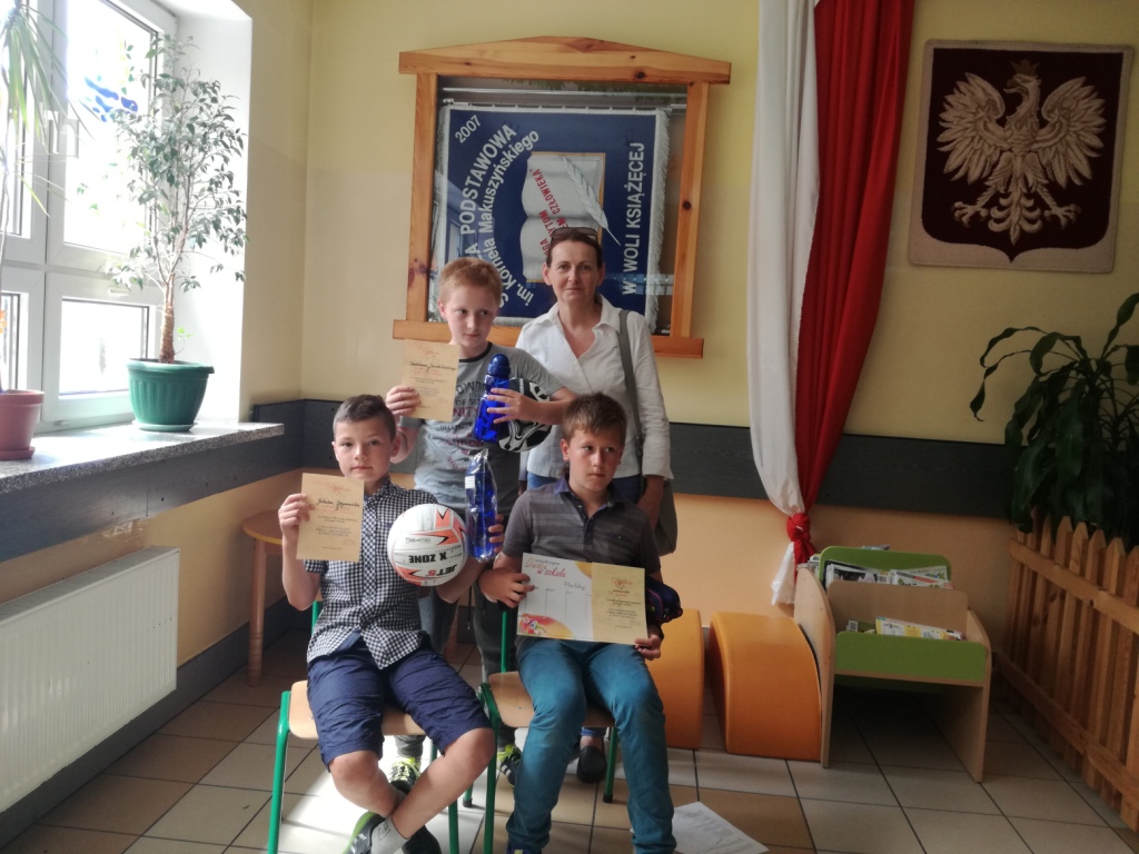 X Mi�dzyszkolny Konkurs Matematyczny Z bohaterami ksi��ek Kornela Makuszy�skiego w �wiat matematyki