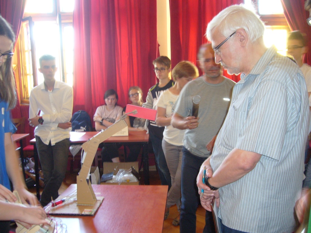 V Konkurs na Ciekawe do�wiadczenie fizyczne