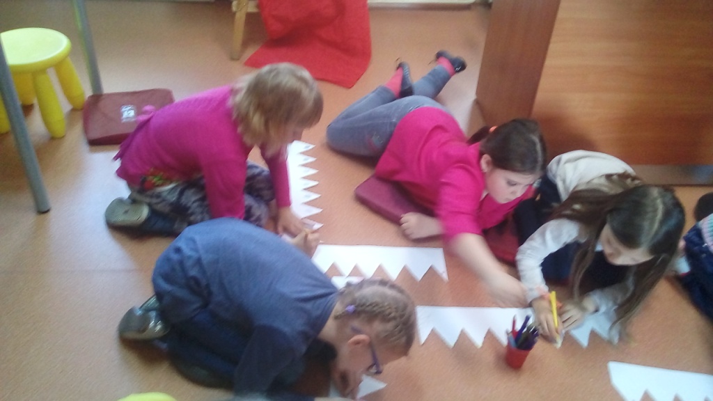 Udzia� uczni�w klasy IIb szko�y podstawowej w lekcji bibliotecznej