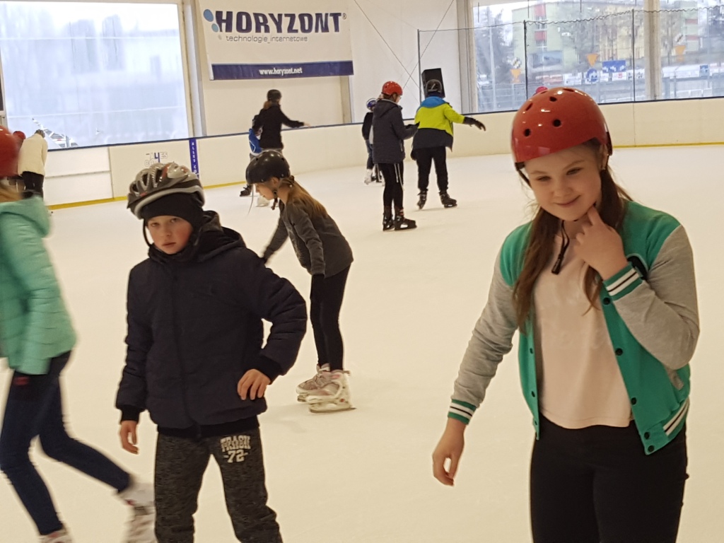 Wycieczka na lodowisko Ligawa i do kina Kinepolis w Poznaniu uczni�w szko�y podstawowej