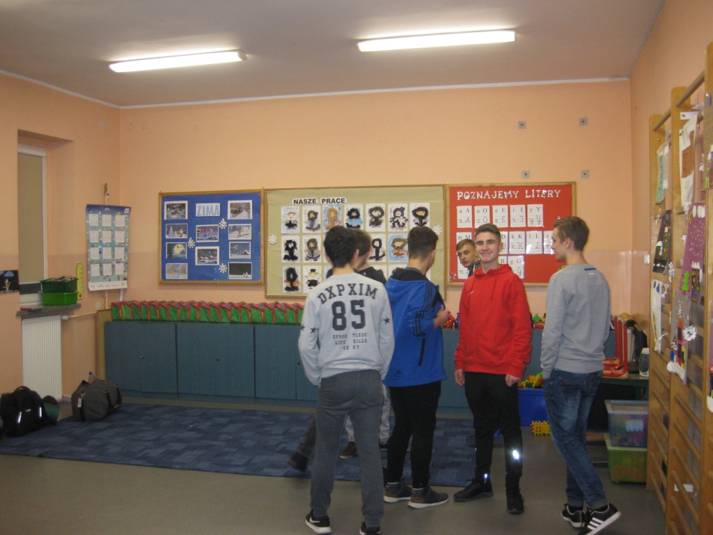 Akcja Noc w szkole klasy III gimnazjum