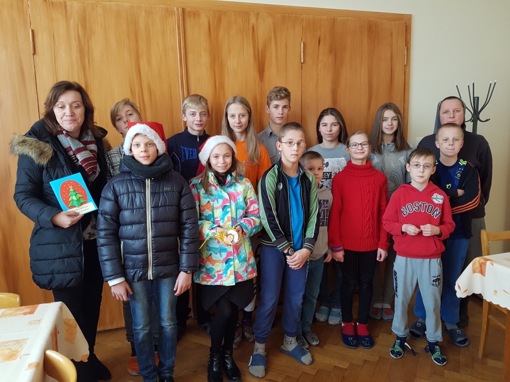 Upominki �wi�teczne dla dzieci z O�rodka Salezja�ska Plac�wka Opieku�czo-Wychowawcza w Dobieszczy�nie 2016