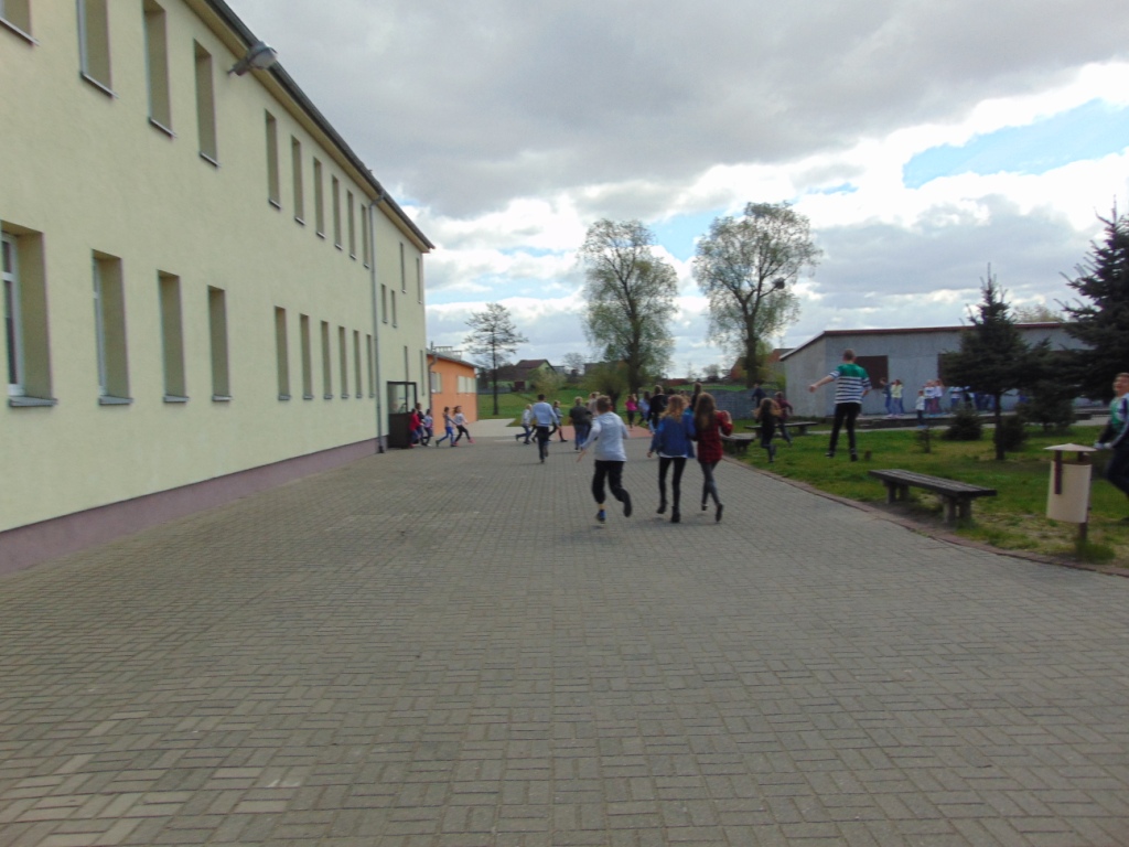 Pr�bna ewakuacja szko�y