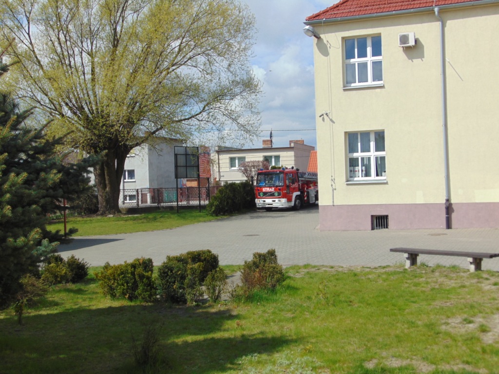 Pr�bna ewakuacja szko�y