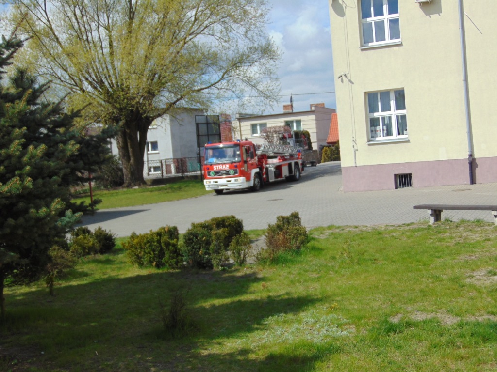 Pr�bna ewakuacja szko�y