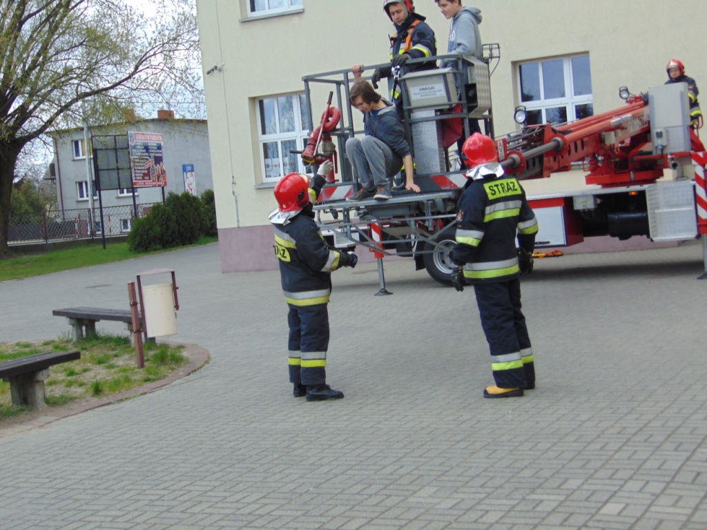 Pr�bna ewakuacja szko�y