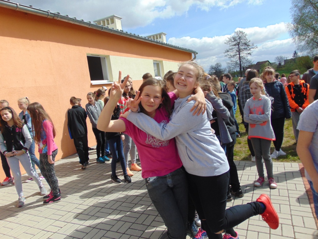Pr�bna ewakuacja szko�y