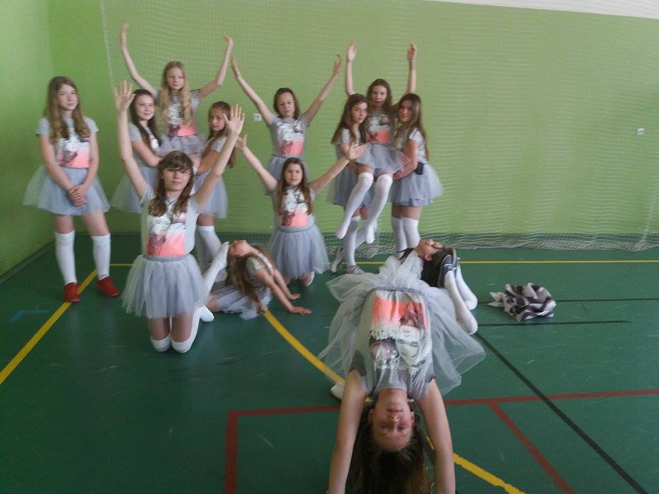 V Powiatowy i XIII Gminny Przegl�d Zespo��w Tanecznych Cielcza 2017