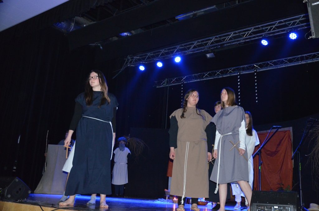 Spektakl Dziady II Adama Mickiewicza w wykonaniu naszych uczni�w