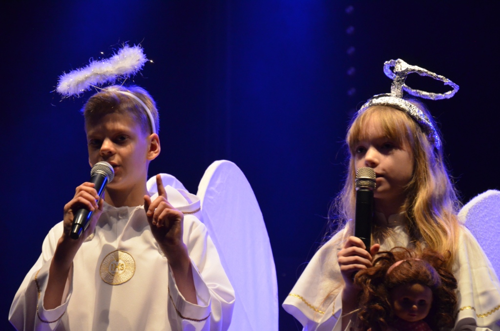 Spektakl Dziady II Adama Mickiewicza w wykonaniu naszych uczni�w