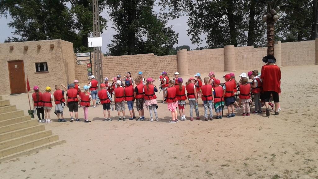 Wycieczka uczni�w klasy zero i klasy pierwszej do Nenufar Club w Ko�cianie