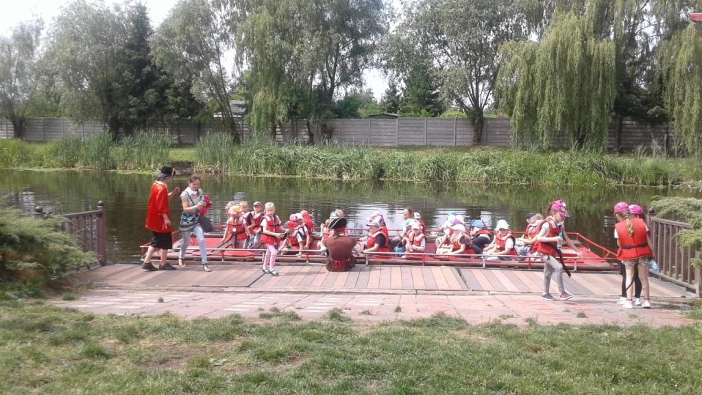 Wycieczka uczni�w klasy zero i klasy pierwszej do Nenufar Club w Ko�cianie