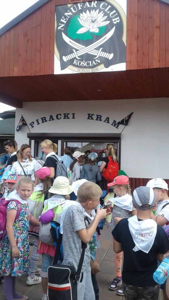 Wycieczka uczni�w klasy zero i klasy pierwszej do Nenufar Club w Ko�cianie