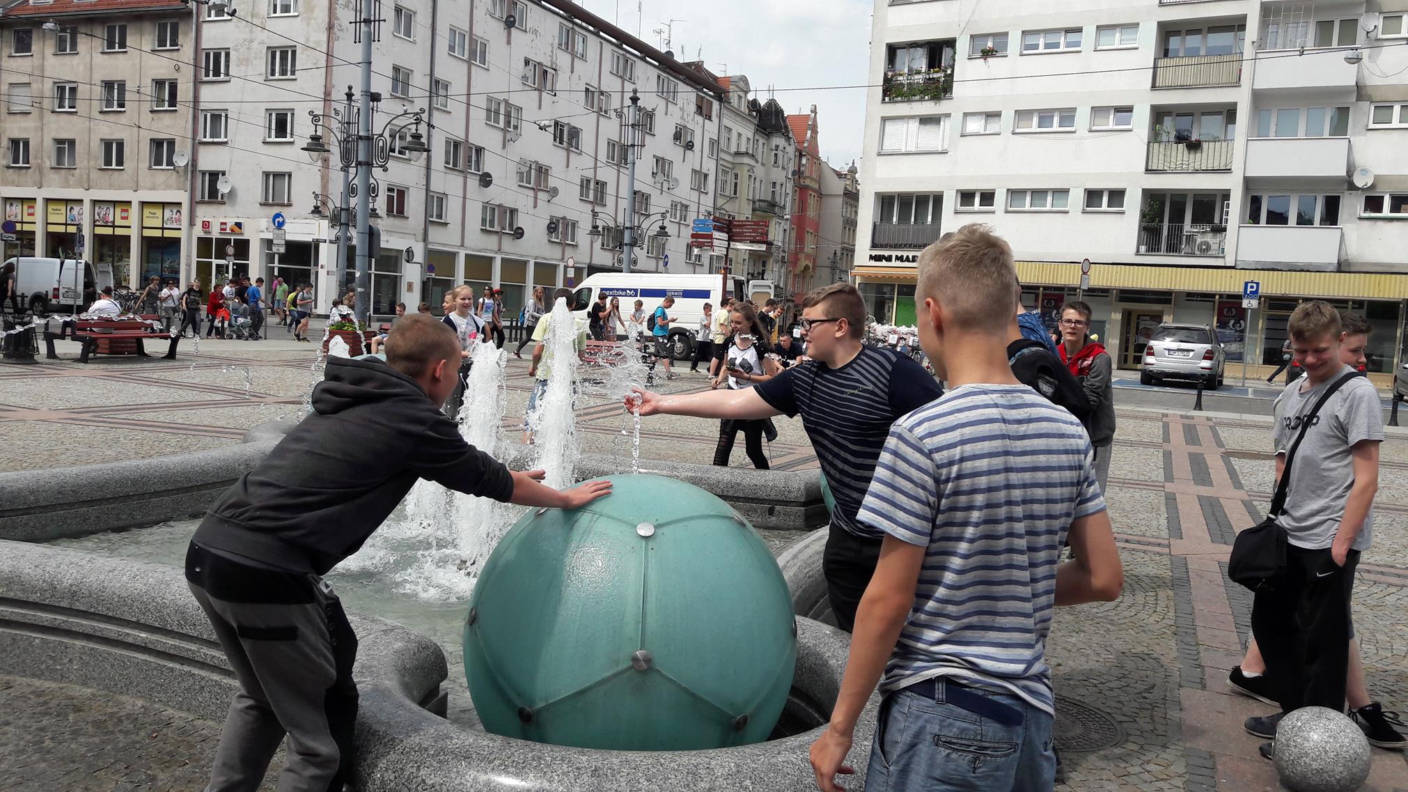 Wycieczka uczni�w klas I i II gimnazjum do Wroc�awia