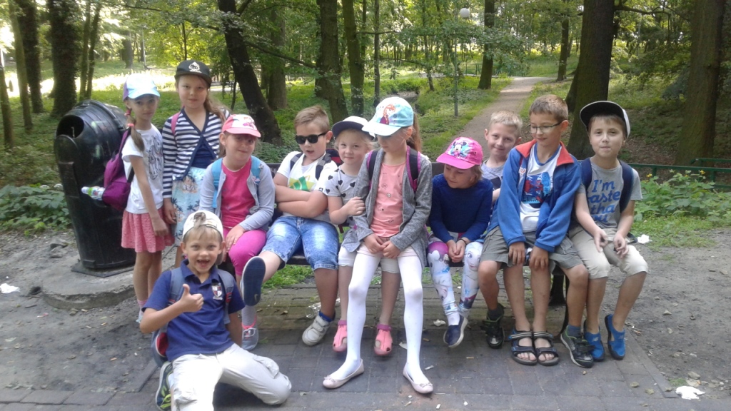 Wycieczka uczni�w klasy pierwszej do Parku