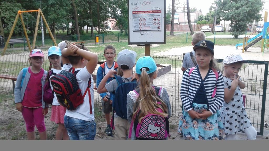 Wycieczka uczni�w klasy pierwszej do Parku