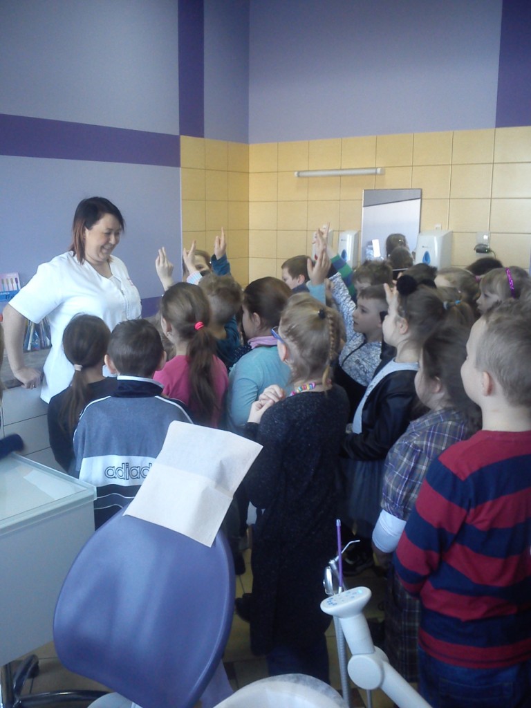 Wycieczka do gabinetu stomatologicznym i laboratorium analitycznego