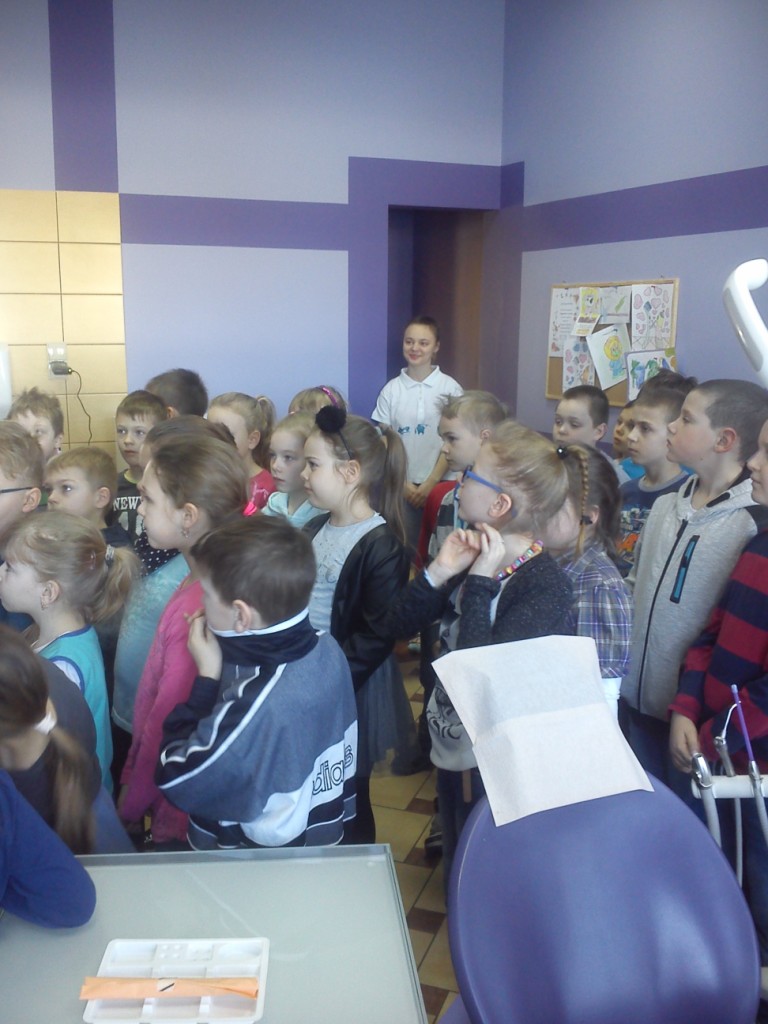 Wycieczka do gabinetu stomatologicznym i laboratorium analitycznego