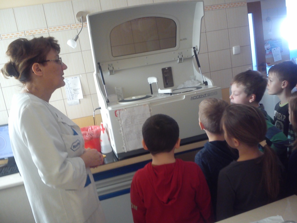 Wycieczka do gabinetu stomatologicznym i laboratorium analitycznego