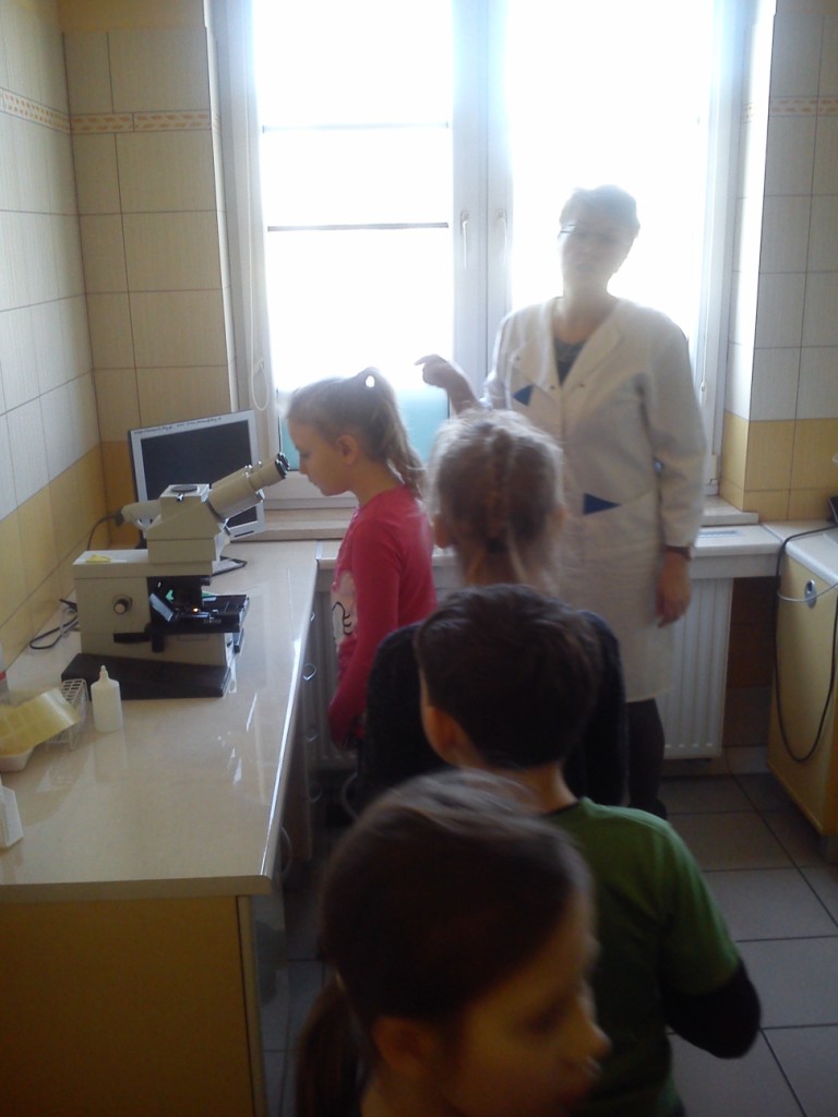 Wycieczka do gabinetu stomatologicznym i laboratorium analitycznego