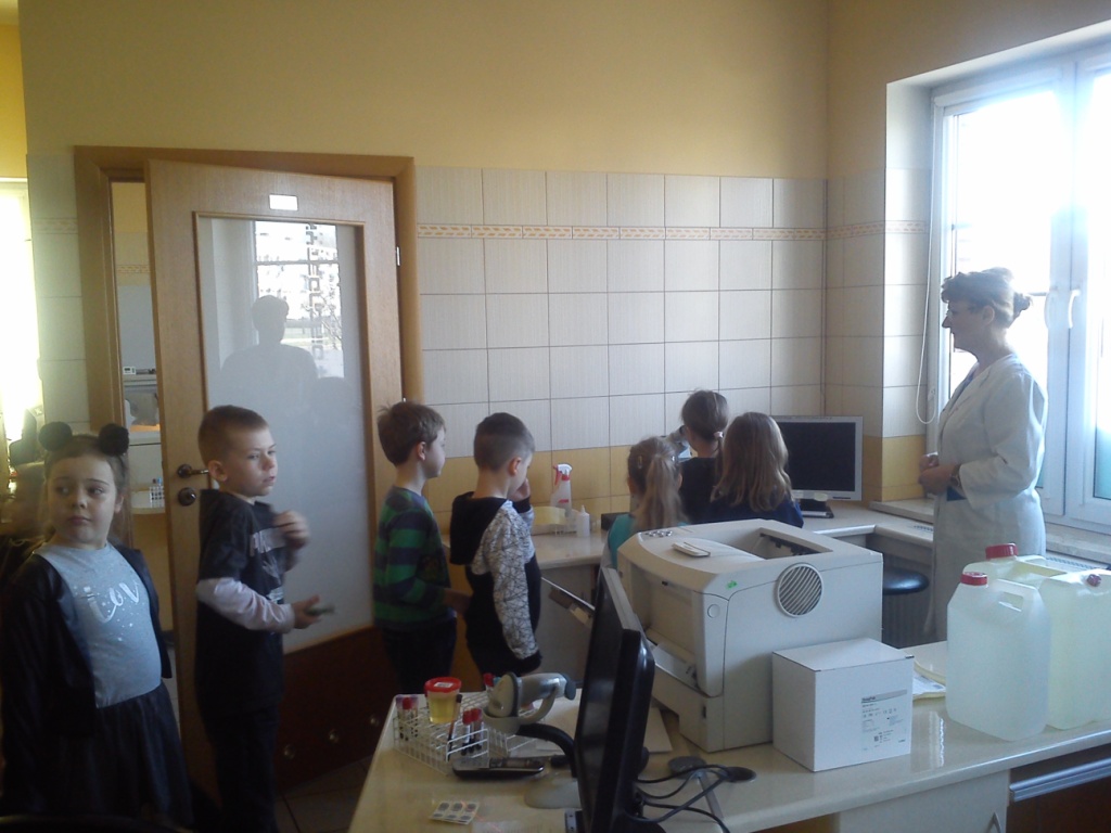 Wycieczka do gabinetu stomatologicznym i laboratorium analitycznego