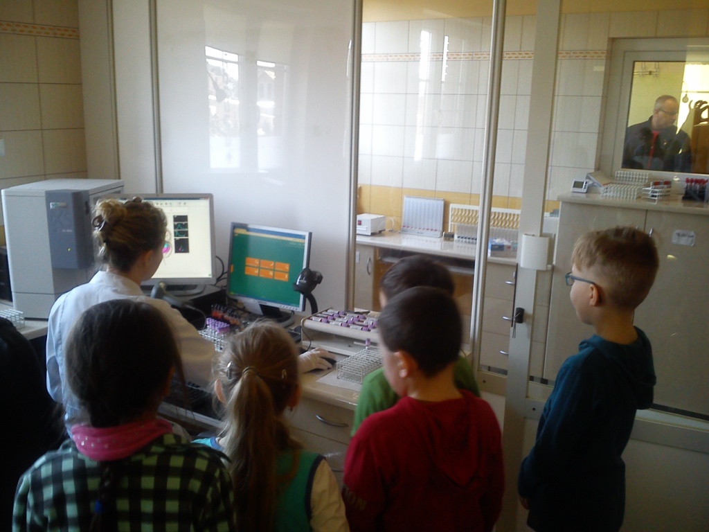 Wycieczka do gabinetu stomatologicznym i laboratorium analitycznego