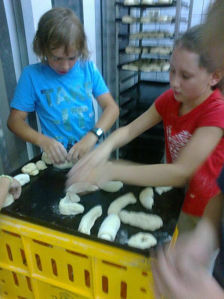 Wycieczka uczni�w klasy III b do Piekarni Stanis�aw Wosi�ski 2016