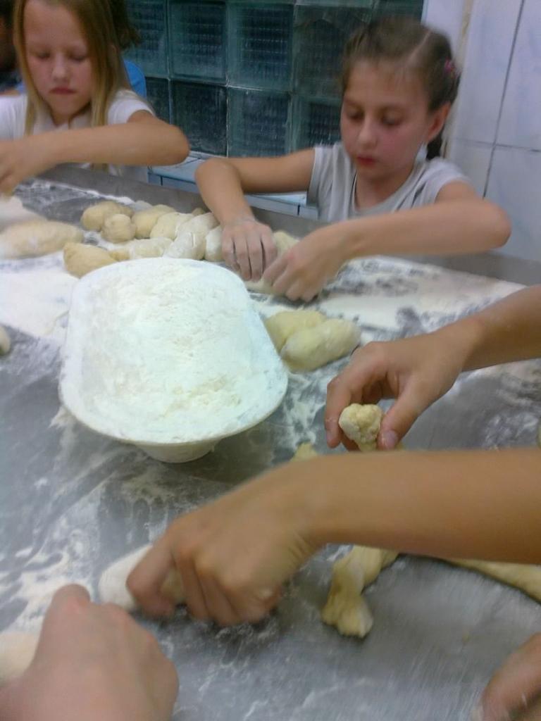 Wycieczka uczni�w klasy III b do Piekarni Stanis�aw Wosi�ski 2016
