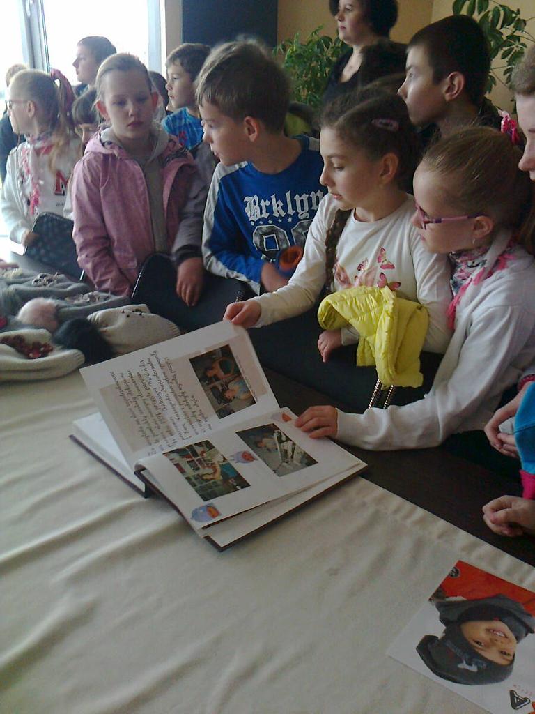 Wycieczka uczni�w klas trzecich do Zak�adu Dziewiarskiego Marika