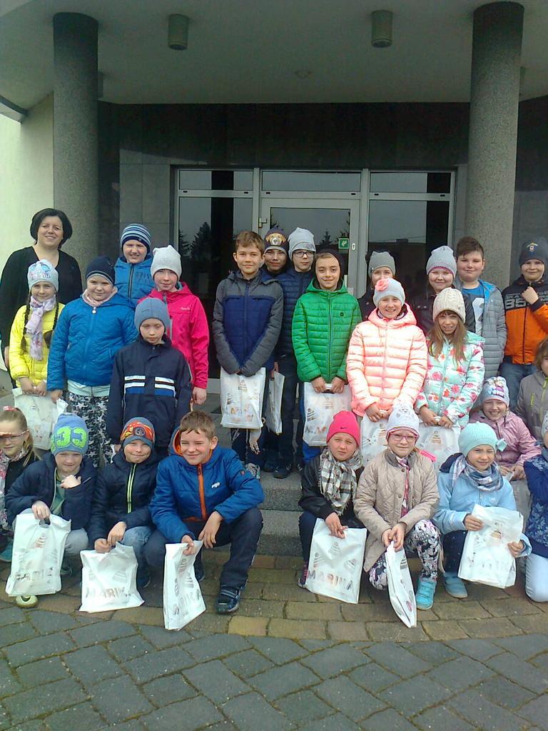 Wycieczka uczni�w klas trzecich do Zak�adu Dziewiarskiego Marika