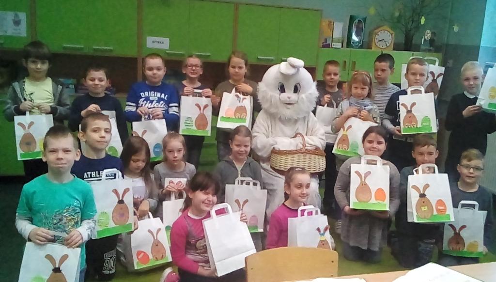Zaj�czek wielkanocny u maluch�w 2017