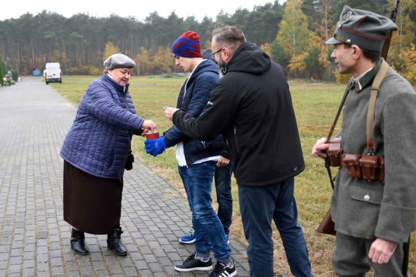 Zbi�rka na renowacj� mogi� powsta�c�w wielkopolskich Bartczak 2016