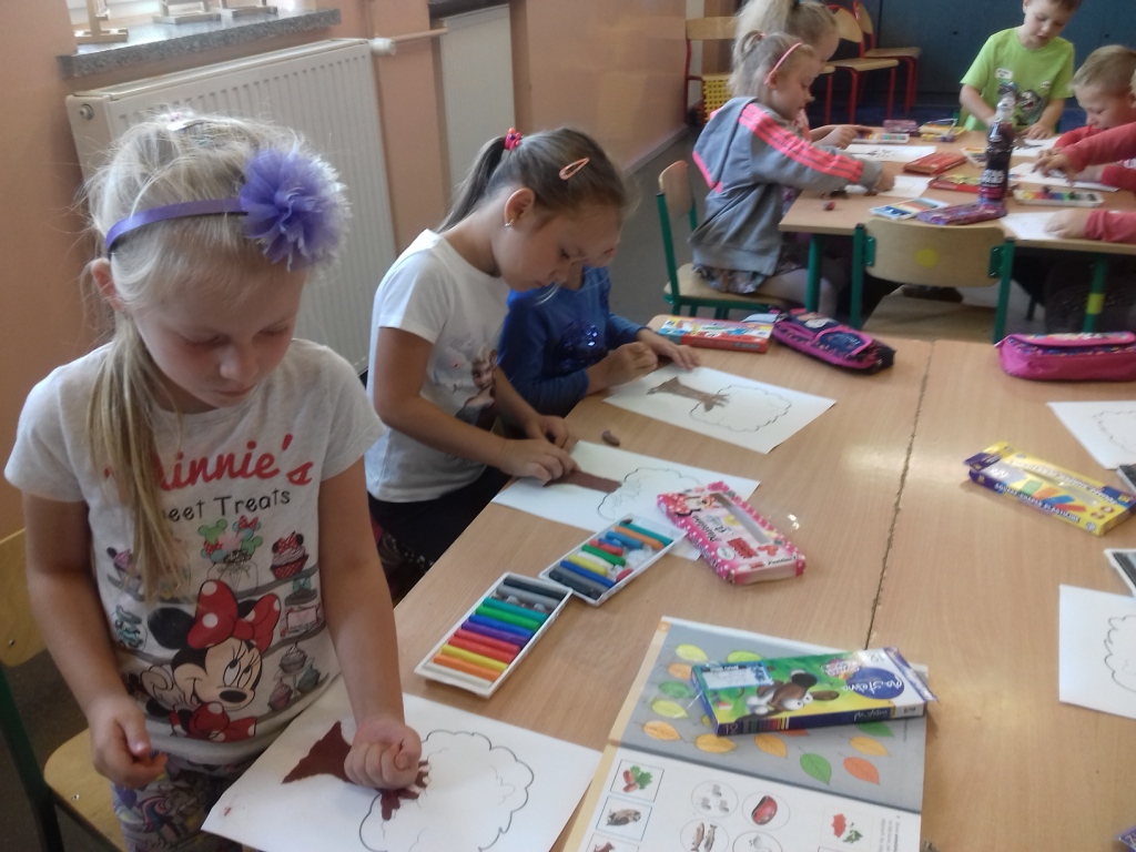 Zaj�cia plastyczne w klasie zero
