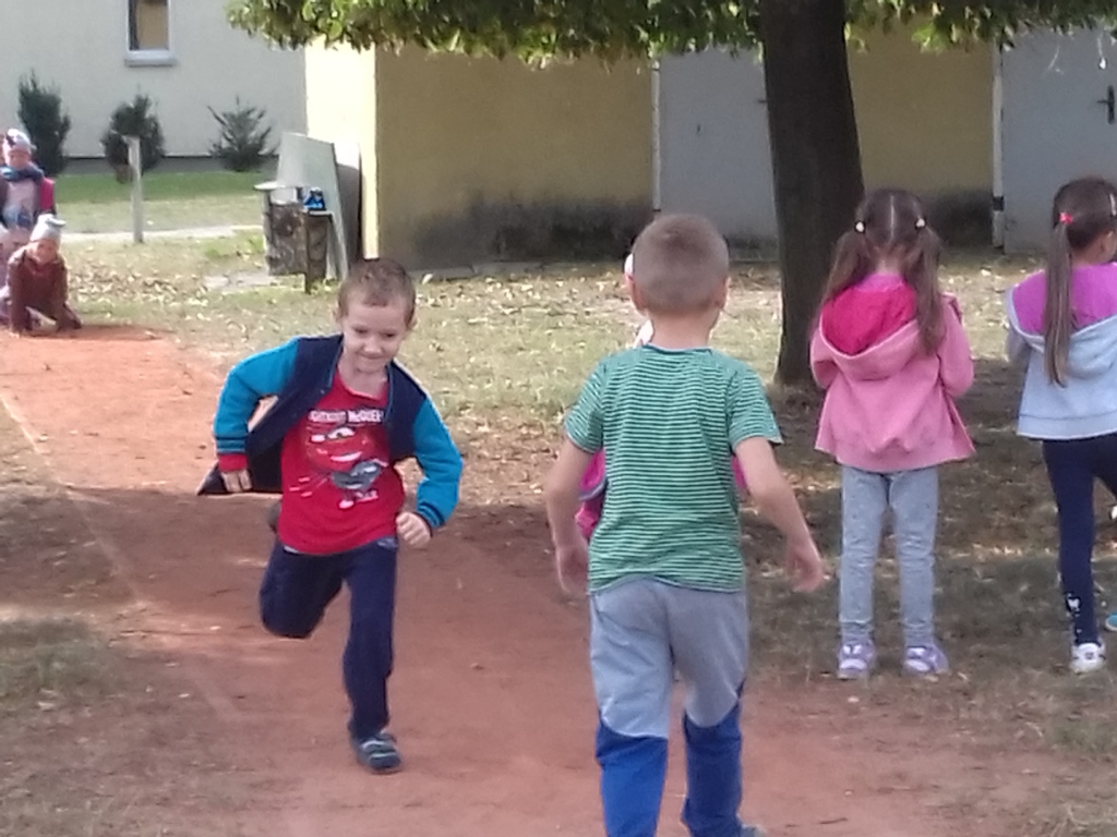 Zaj�cia ruchowe w klasie zero