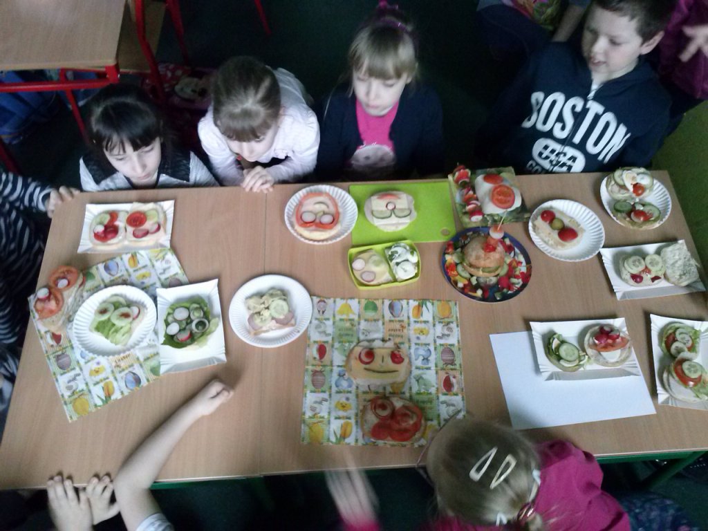 Zdrowe kanapki w wykonaniu dzieci z klas drugich