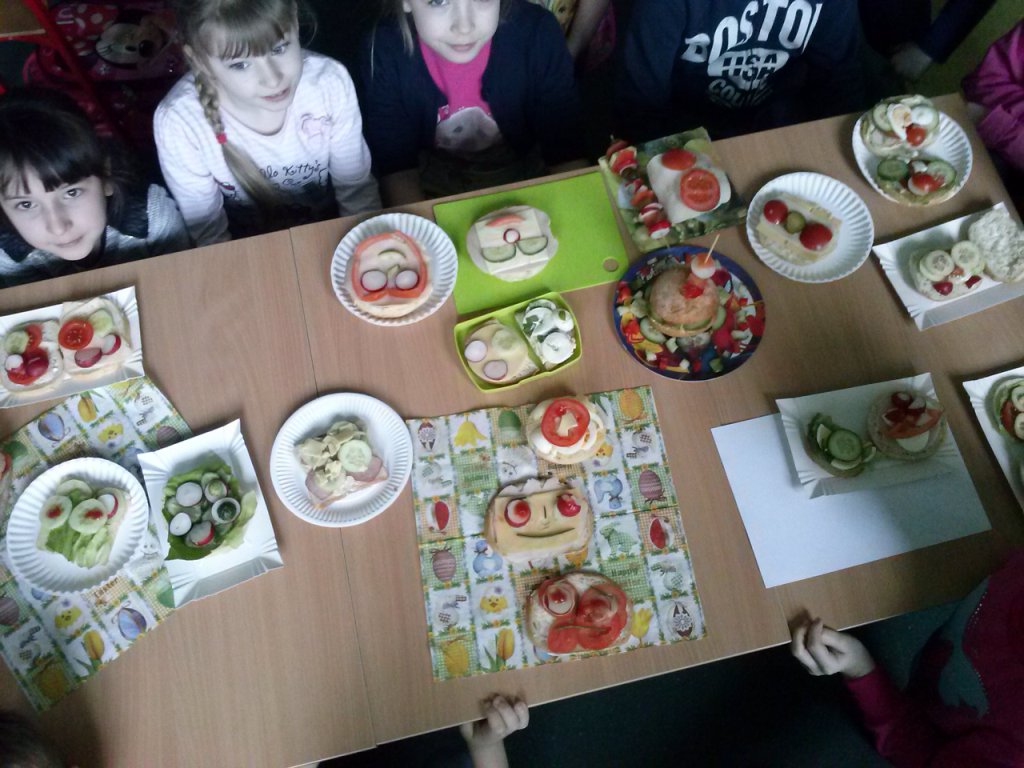 Zdrowe kanapki w wykonaniu dzieci z klas drugich