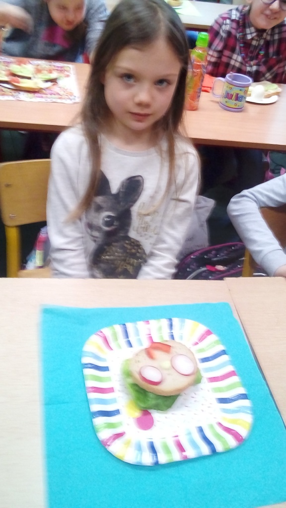 Zdrowe kanapki w wykonaniu dzieci z klas drugich