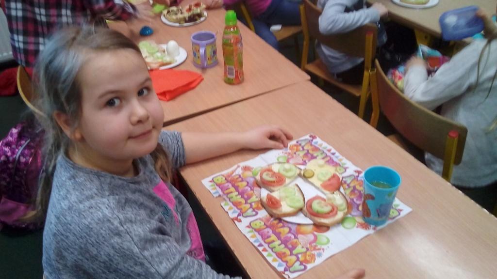 Zdrowe kanapki w wykonaniu dzieci z klas drugich