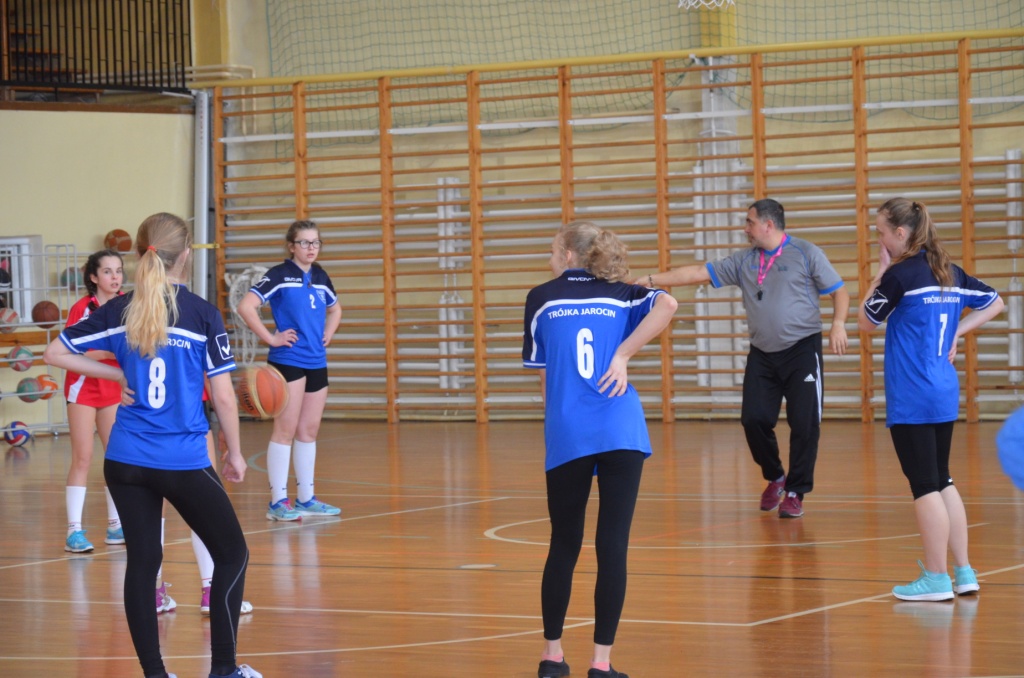 Mistrzostwa powiatu jaroci�skiego w pi�ce koszykowej dziewcz�t 2018