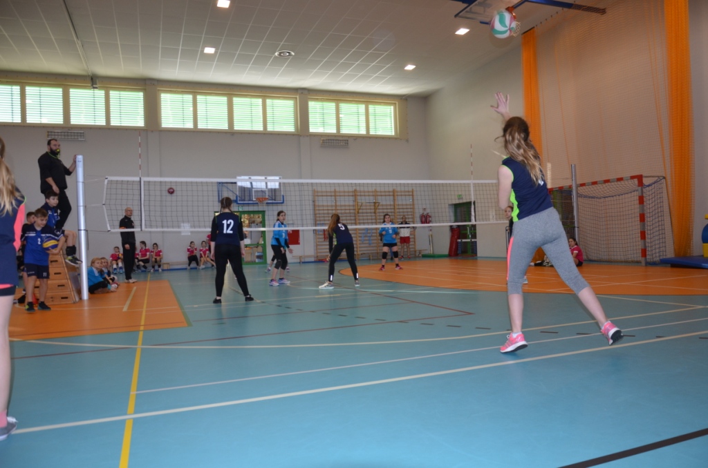 Mistrzostwa Powiatu Jaroci�skiego w pi�ce siatkowej dziewcz�t i ch�opc�w szk� podstawowych 2018