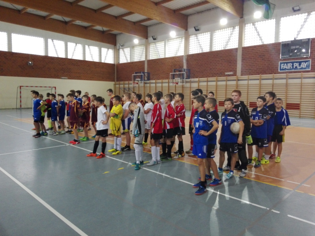 Mistrzostwa Gminy Szk� Podstawowych w Halowej Pi�ce No�nej 2017.