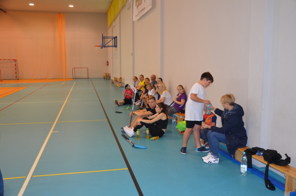 Sportowe spotkanie uczni�w klasy IVb i ich rodzic�w