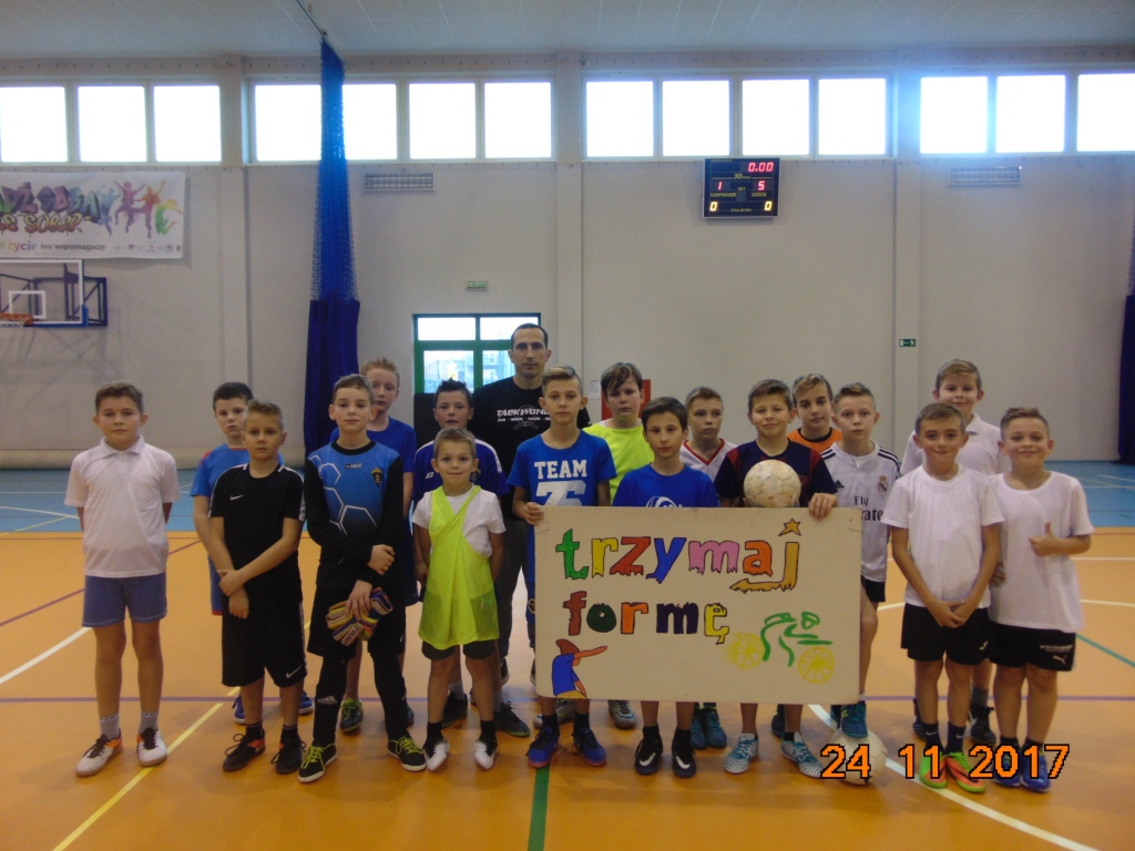 Szkolny Turniej Pi�ki No�nej Trzymaj Form�