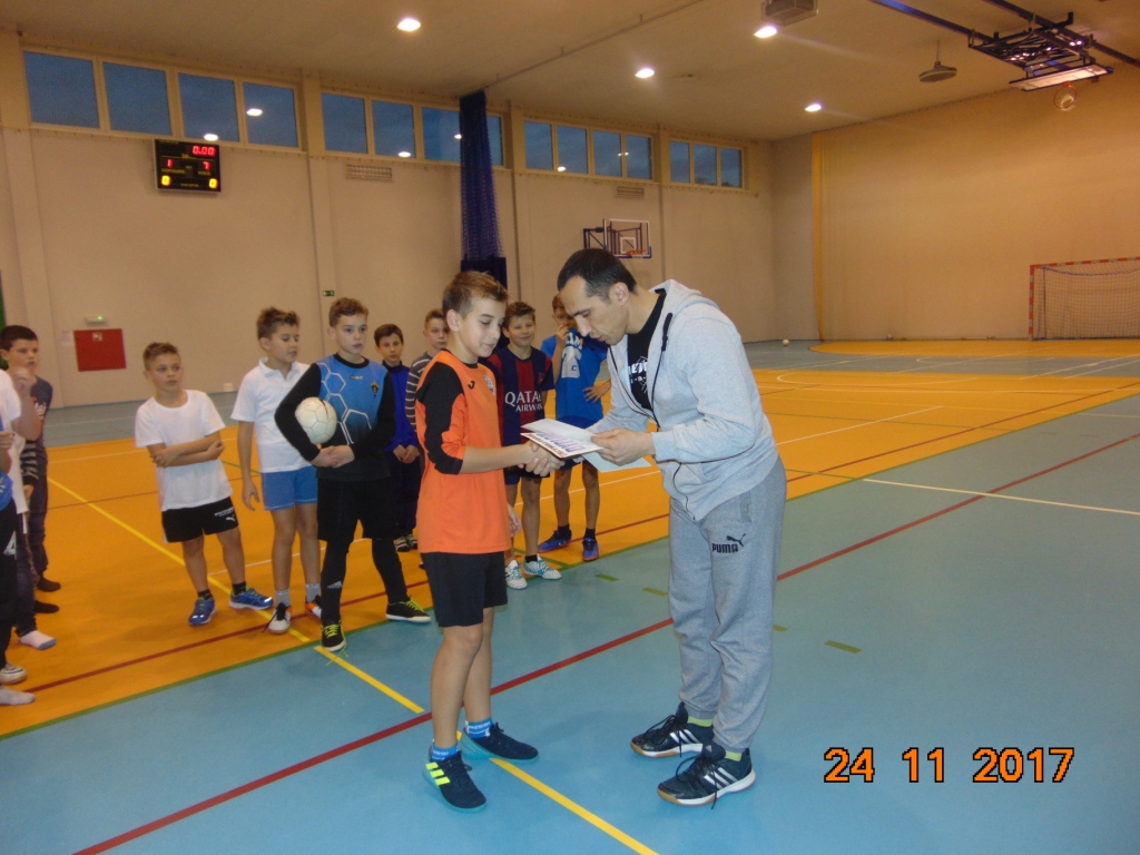 Szkolny Turniej Pi�ki No�nej Trzymaj Form�