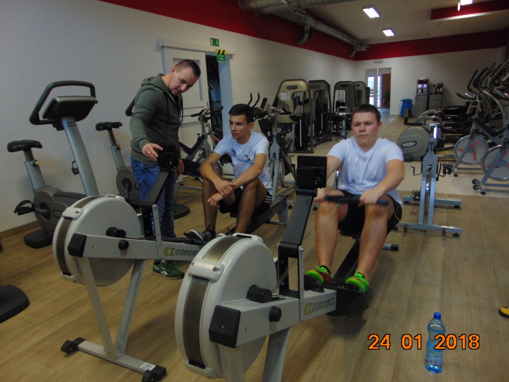 Wizyta uczni�w klasy III gimnazjum w klubie fitness Golden Power Gym & Fitness