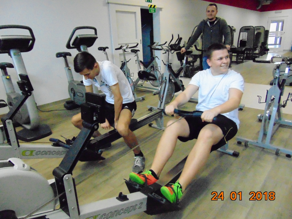Wizyta uczni�w klasy III gimnazjum w klubie fitness Golden Power Gym & Fitness